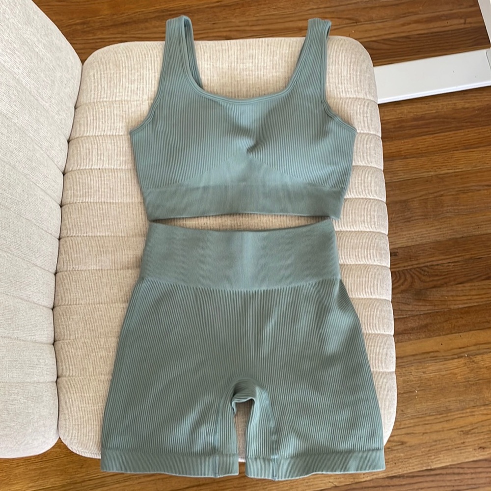 Amazon workout set